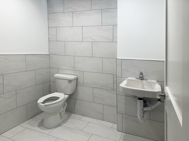 More Photos Of 915-925 1st St S, Saint Cloud Loft Creative Space For Lease