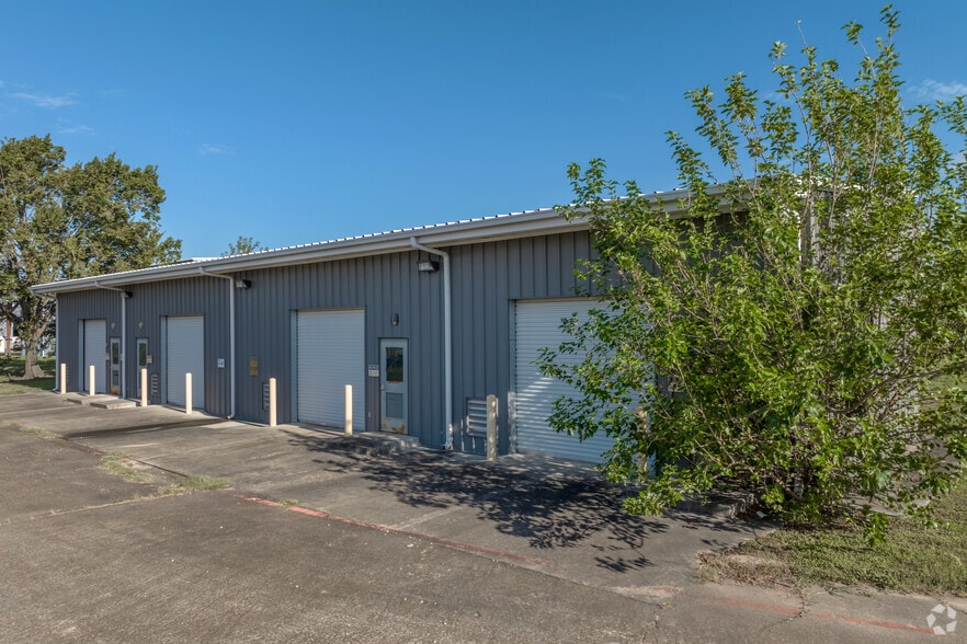More Photos Of 8204 Fairbanks N Houston Rd, Houston Manufacturing For Lease
