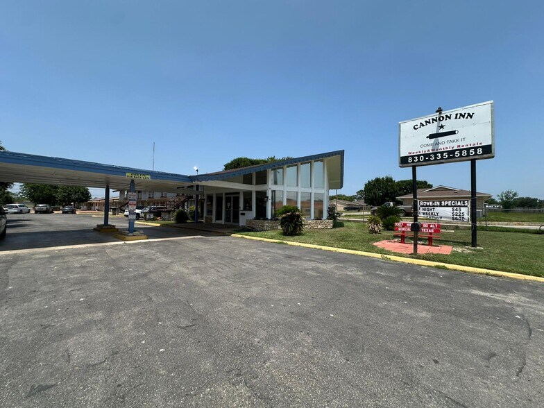 More Photos Of 3307 US Highway 90A E, Gonzales Hotel For Sale