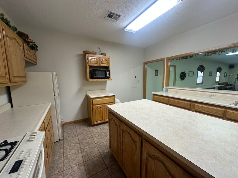 More Photos Of 3906 CR 2600, Dearing Specialty For Sale