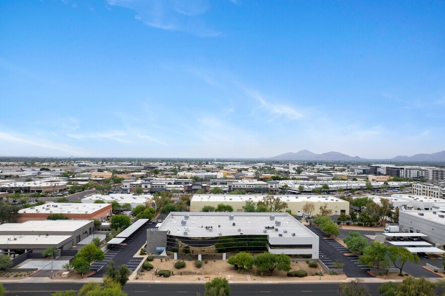 More Photos Of 7543 E Tierra Buena Ln, Scottsdale Distribution For Lease