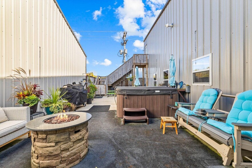 More Photos Of 558 Lucky Rd, Seymour Service For Sale