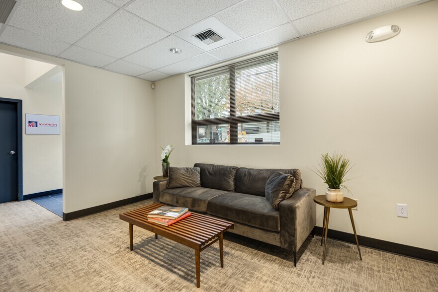 More Photos Of 3300 E Union St, Seattle Office Residential For Lease