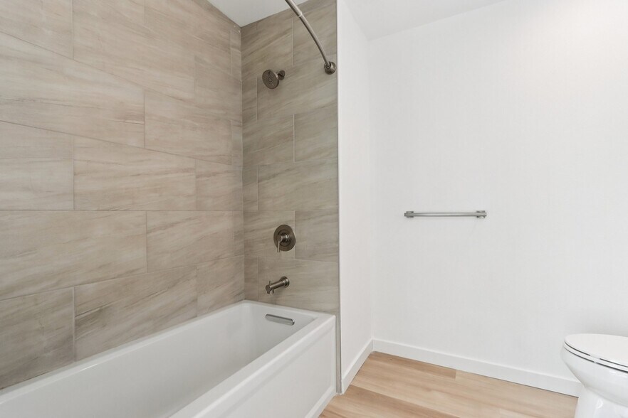 More Photos Of 9900 Venice Blvd, Culver City Apartments For Lease