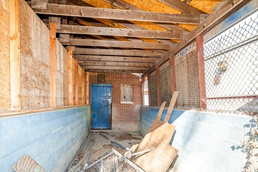 More Photos Of 641 S Crystal Ave, Benton Harbor Winery Vineyard For Sale