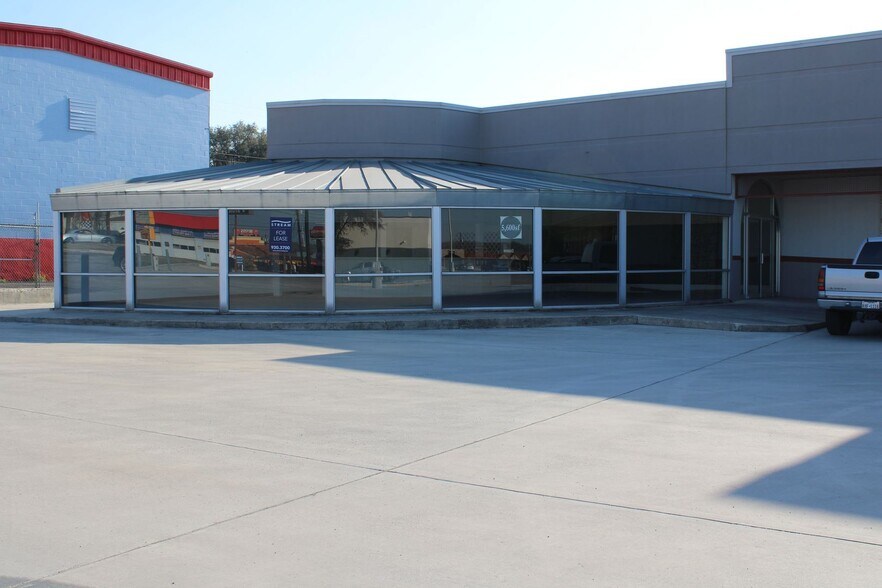 More Photos Of 11401 Naco Perrin Blvd, San Antonio Unknown For Lease