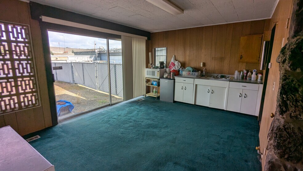 More Photos Of 612 E Lewelling Blvd, Hayward Office For Sale