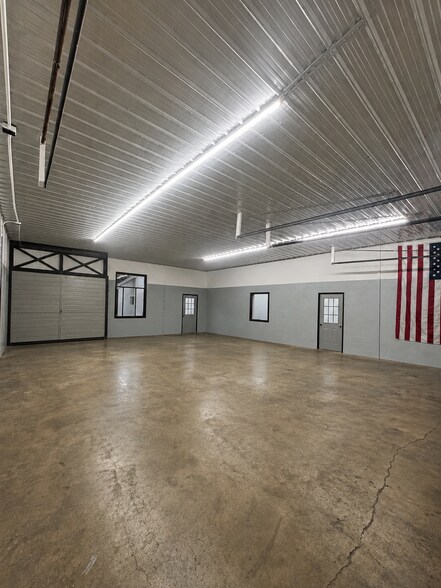 More Photos Of 109 Cooper St, Clayton Warehouse For Lease