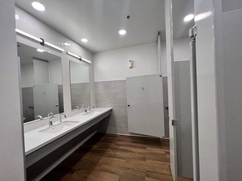 More Photos Of 3930 E Ray Rd, Phoenix Office For Lease