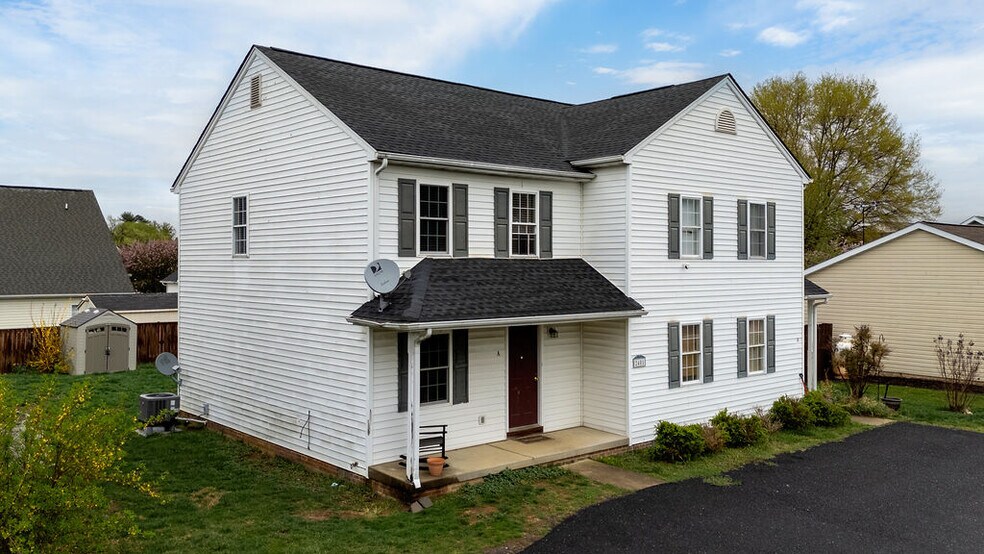 More Photos Of 2401 Mosley St, Waynesboro Apartments For Sale