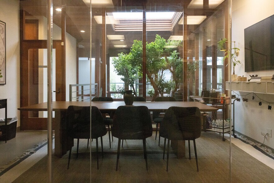 More Photos Of 535 N Highway 101, Solana Beach Office For Lease