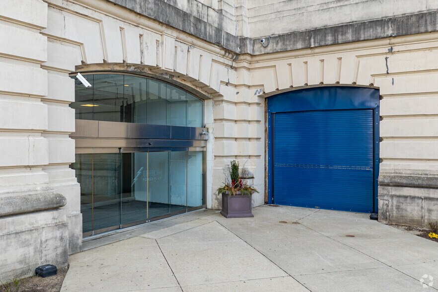 More Photos Of 2501 Seaport Dr, Chester Office For Lease