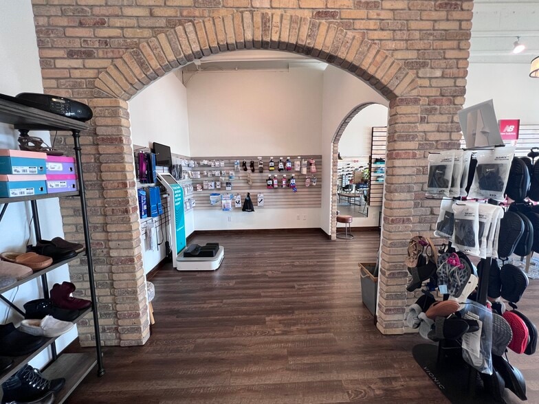 More Photos Of 2201 W Nob Hill Blvd, Yakima Freestanding For Lease