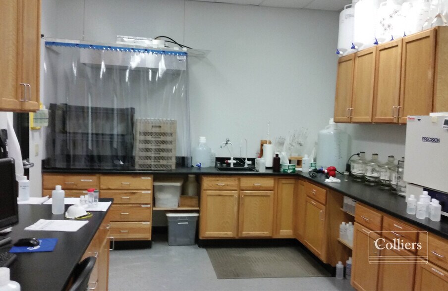 More Photos Of 7221 Investment Dr, Charleston Flex For Sale