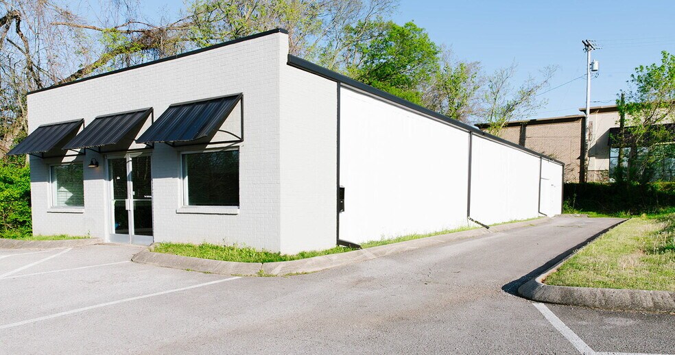 More Photos Of 2037 Fort Campbell Blvd, Clarksville Storefront Retail Office For Sale