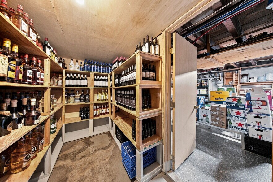 More Photos Of 152 Kearny Ave, Kearny Restaurant For Sale