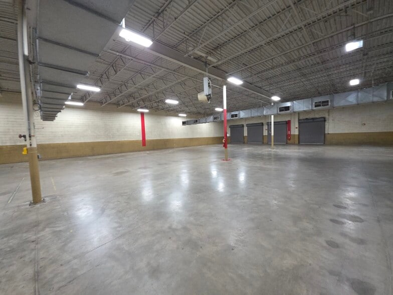 More Photos Of 600 S Railroad Ave, Kings Mountain Warehouse For Lease