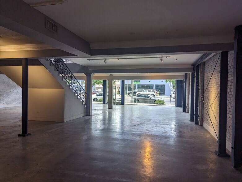 More Photos Of 169 N La Brea Ave, Los Angeles Storefront Retail Office For Lease