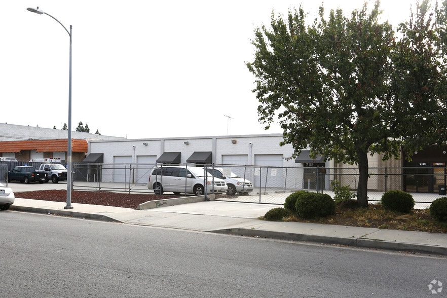 More Photos Of 7112-7118 De Celis Pl, Van Nuys Warehouse For Sale