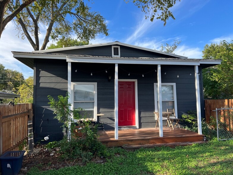 More Photos Of 607-611 Nelray Blvd, Austin Land For Sale