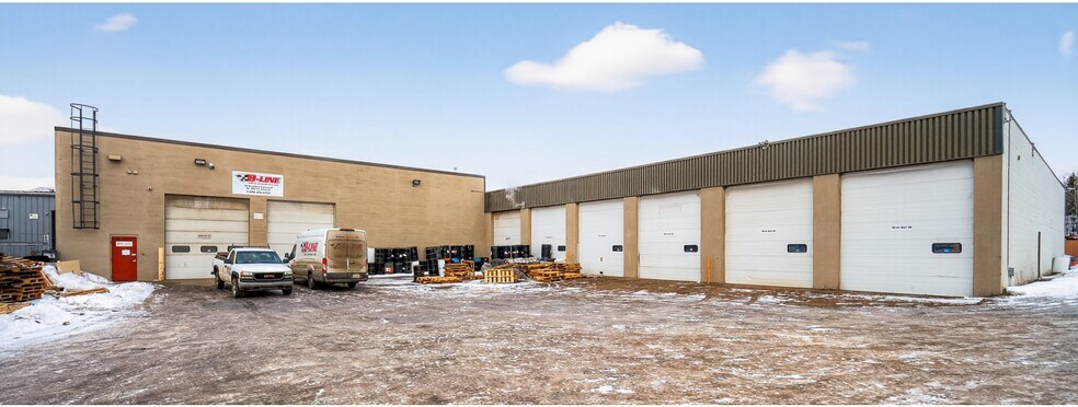More Photos Of 32 Rayborn Cres, St. Albert Service For Sale