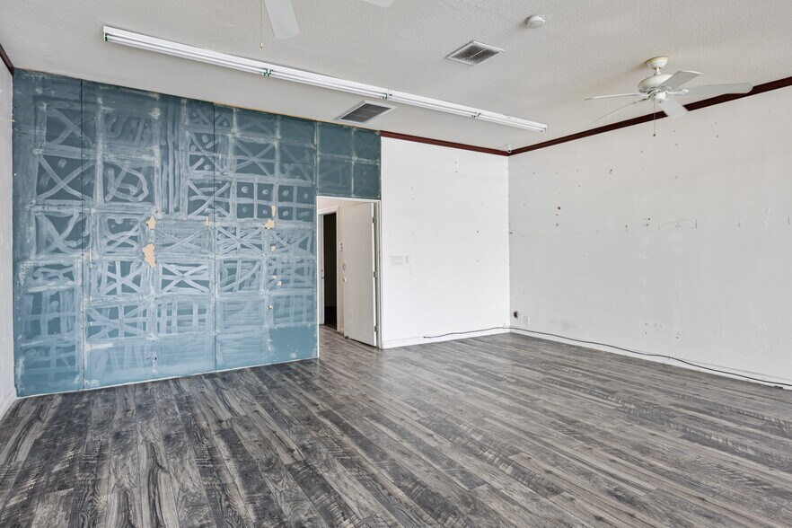 More Photos Of 13052 Hawthorne Blvd, Hawthorne General Retail For Lease