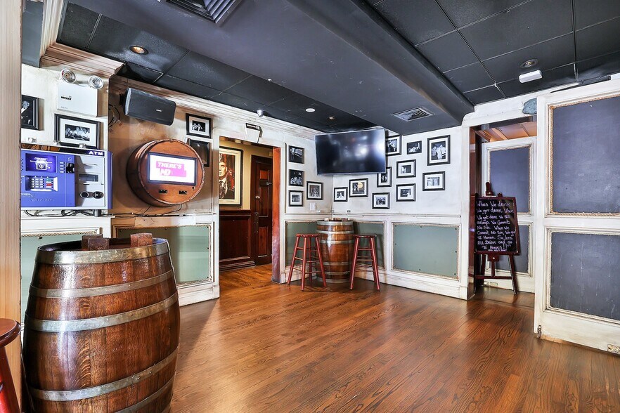 More Photos Of 33-35 W Central Ave, Pearl River Restaurant For Lease