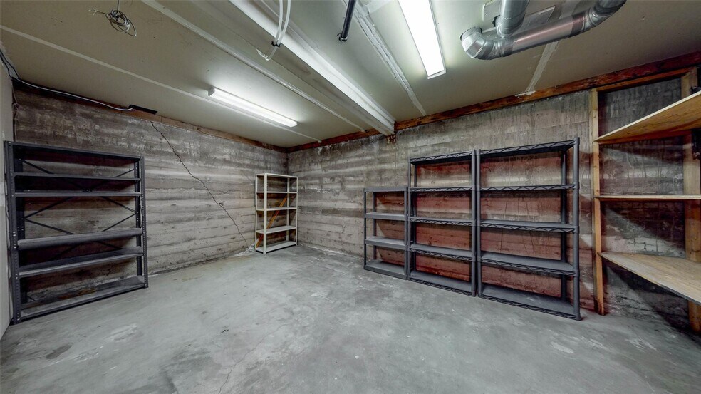 More Photos Of 609 Hwy 97, Osoyoos Office For Sale