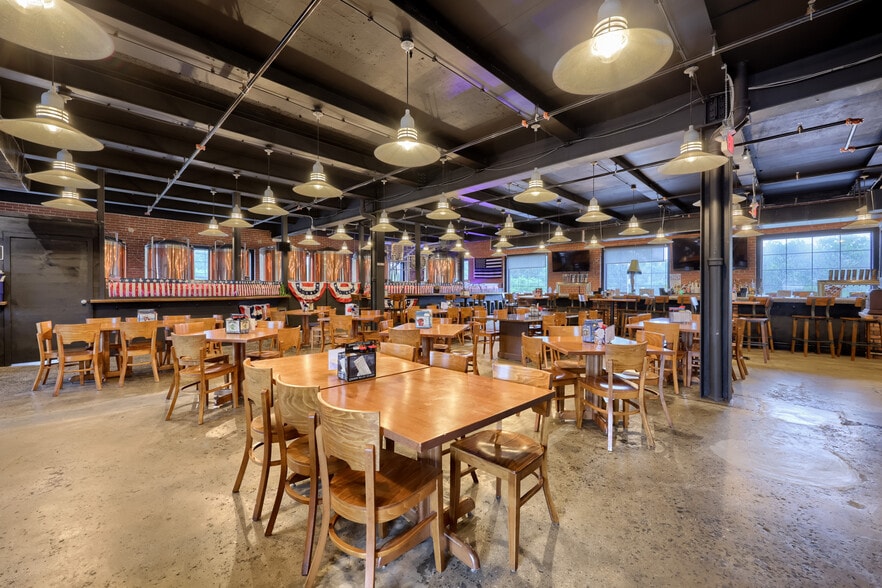 More Photos Of 640 Miller St, Lebanon Warehouse For Sale