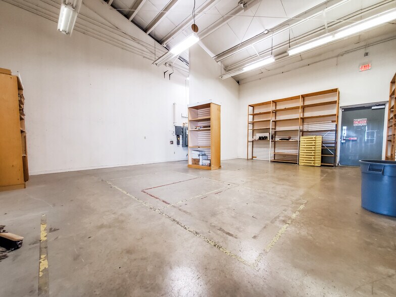 More Photos Of 2015 Schorrway Dr NW, Lancaster Freestanding For Lease