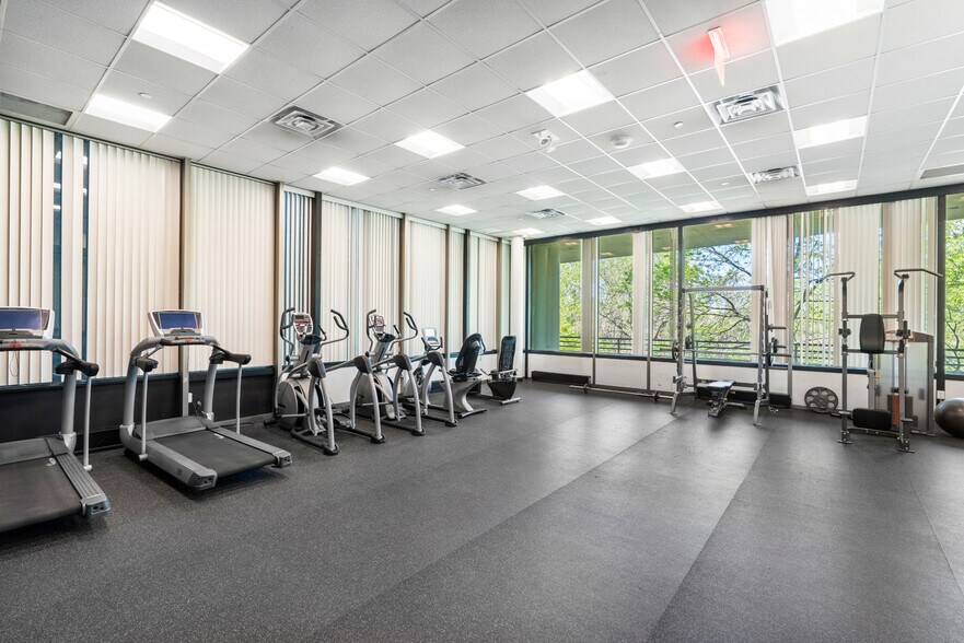 More Photos Of 105 Challenger Rd, Ridgefield Park Business Park For Lease
