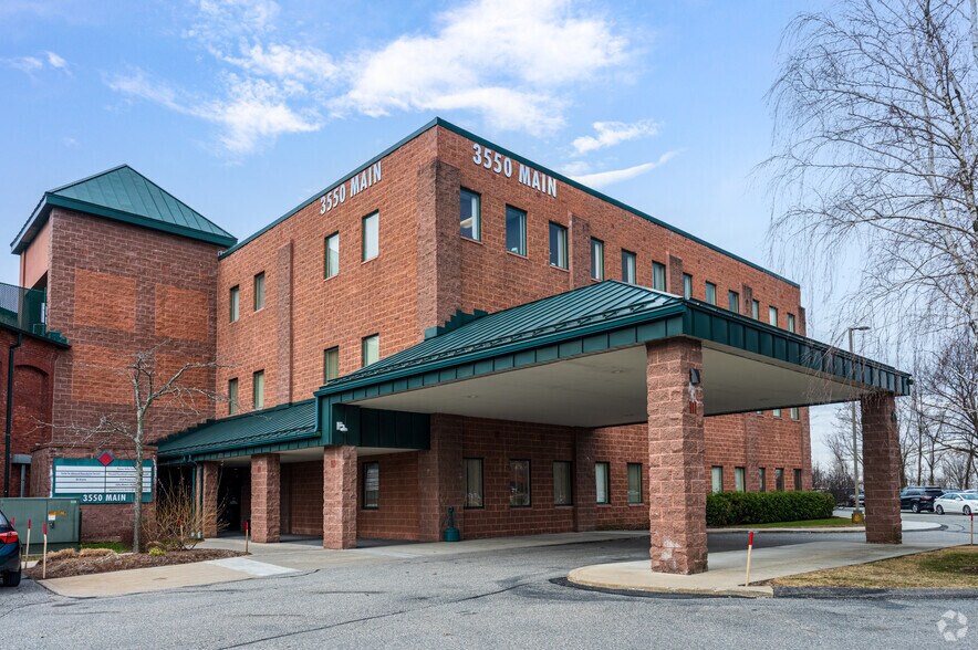 More Photos Of 3550 Main St, Springfield Medical For Lease