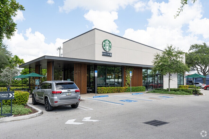 More Photos Of 2751 S Dixie Hwy, West Palm Beach Unknown For Lease