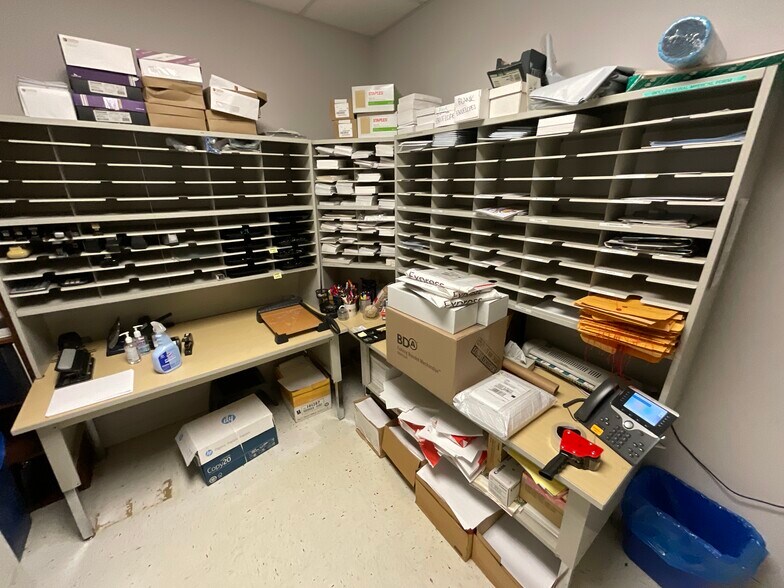 More Photos Of 2505 S Finley Rd, Lombard Office For Sale