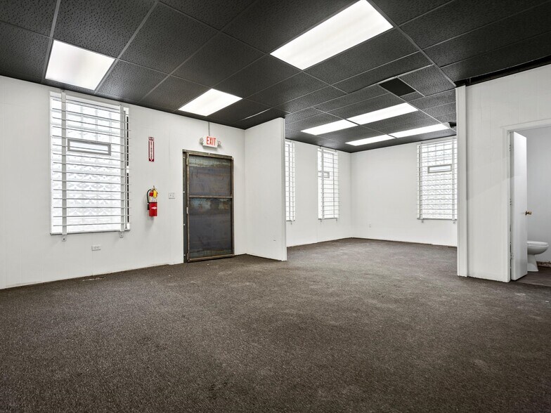 More Photos Of 23409 Dequindre Rd, Hazel Park Manufacturing For Lease