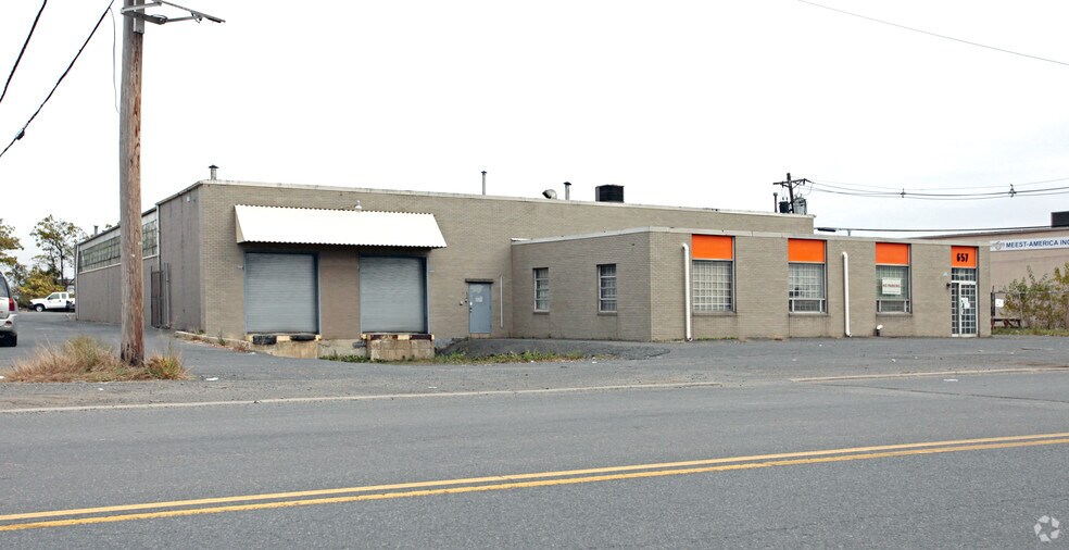 More Photos Of 657 Dowd Ave, Elizabeth Warehouse For Lease