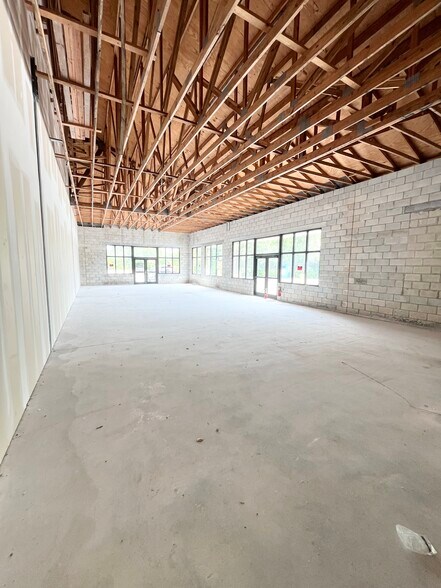More Photos Of 727 Sebastian Blvd, Sebastian Storefront Retail Office For Lease