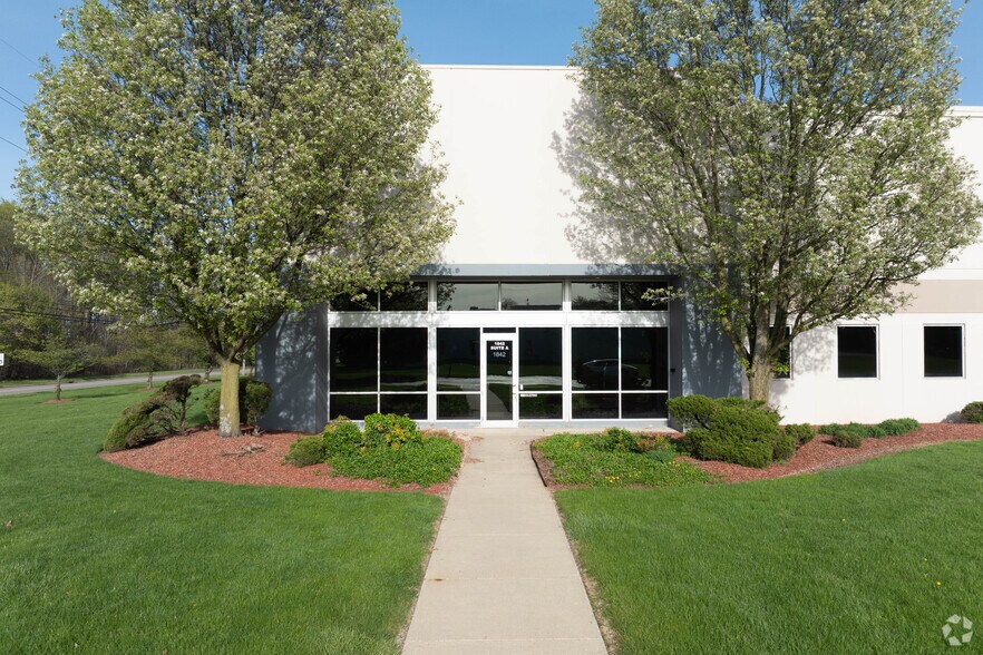 More Photos Of 1842 Enterprise Pky, Twinsburg Warehouse For Lease