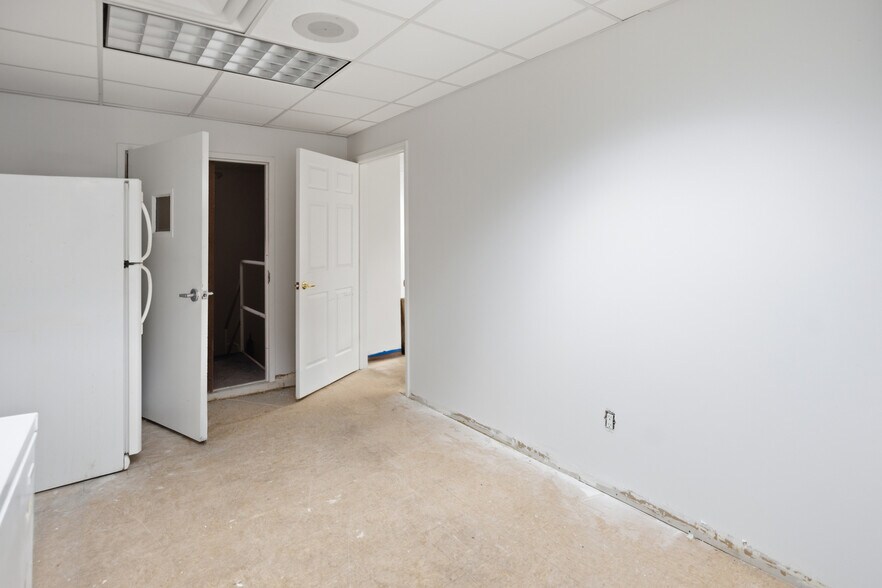 More Photos Of 1174 Route 112, Port Jefferson Station Medical For Lease