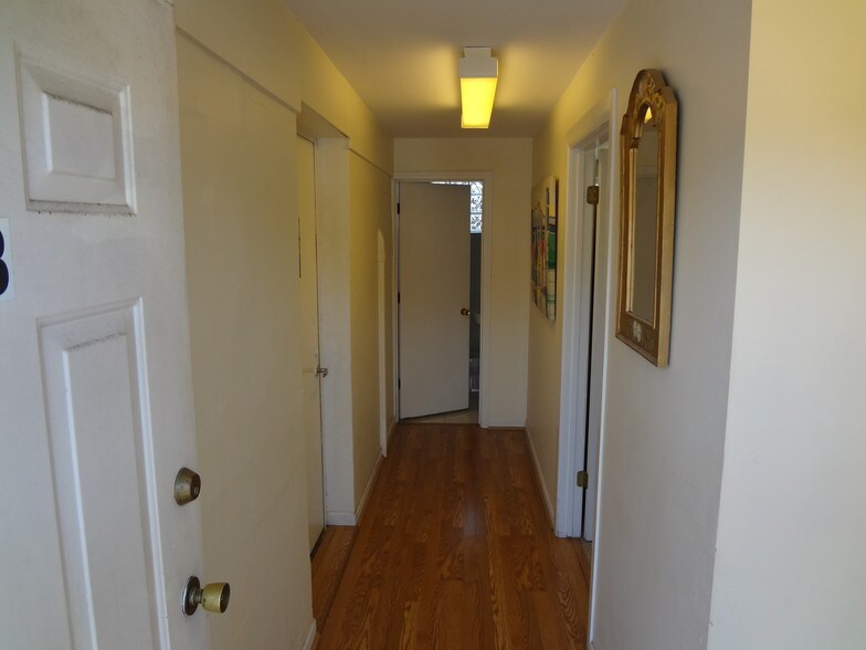 More Photos Of 1002 N Milwaukee Ave, Libertyville Freestanding For Lease