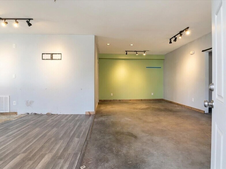 More Photos Of 151 E O St, Purcellville Office For Lease