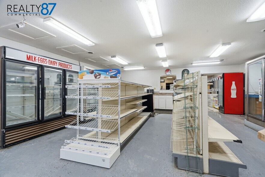 More Photos Of 5913 Troy Mills rd, Coggon General Retail For Sale