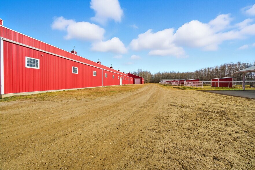 More Photos Of 58117 Range 211 Rd, Redwater Specialty For Sale