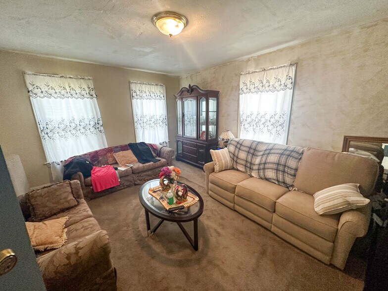 More Photos Of 388-390 Woodland St, Hartford Apartments For Sale