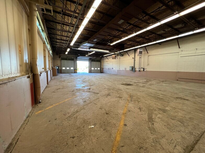 More Photos Of 2615 East Ave S, La Crosse Warehouse For Lease