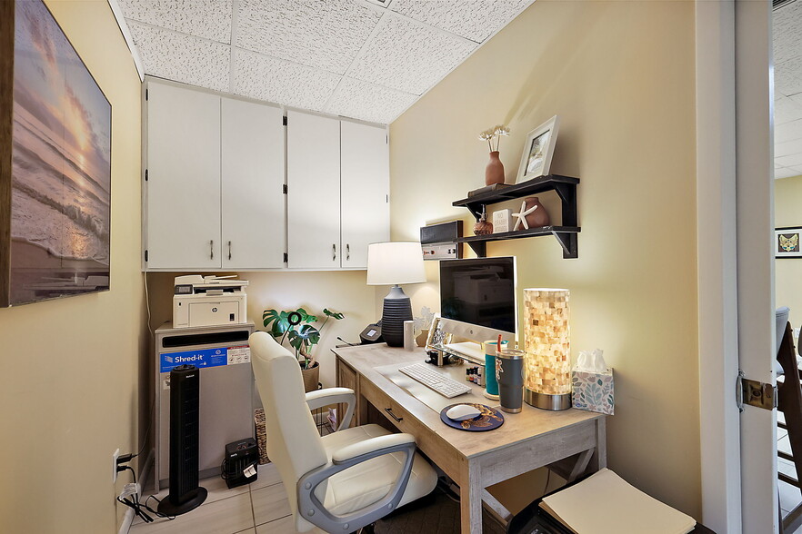 More Photos Of 609 W Montrose St, Clermont Office For Sale