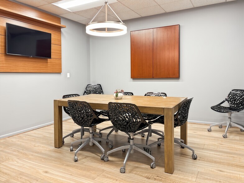 More Photos Of 10431 Perry Hwy, Wexford Coworking Space