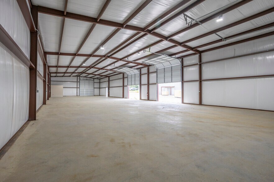 More Photos Of 5035 Dick Price Rd, Fort Worth Warehouse For Lease