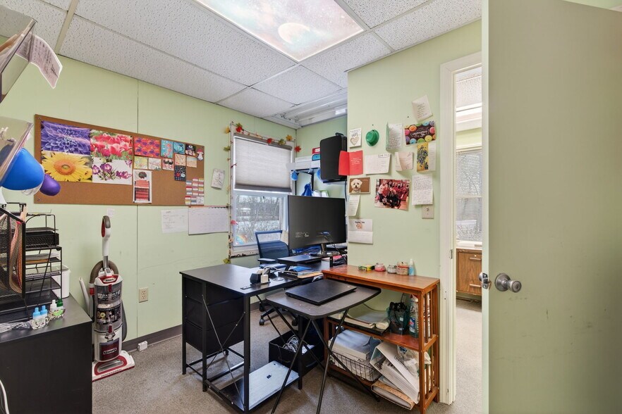 More Photos Of 301 Hurley Ave, Kingston Office For Sale