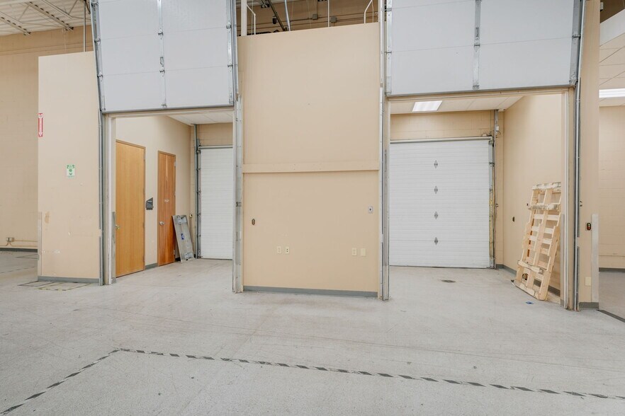 More Photos Of 2016-2020 E 28th St, Minneapolis Research And Development For Lease